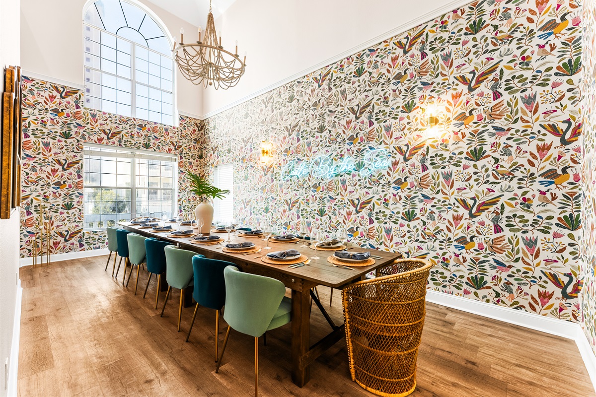 Dining Room (16 Seats)