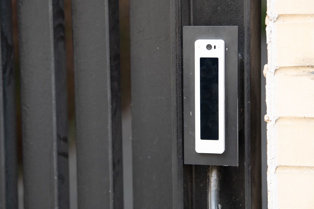 Secure building access with modern entry system