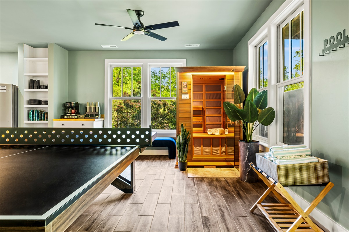 Sweat, relax, repeat. Enjoy a post-hike detox in your private sauna, conveniently located next to pool towels and refreshments.