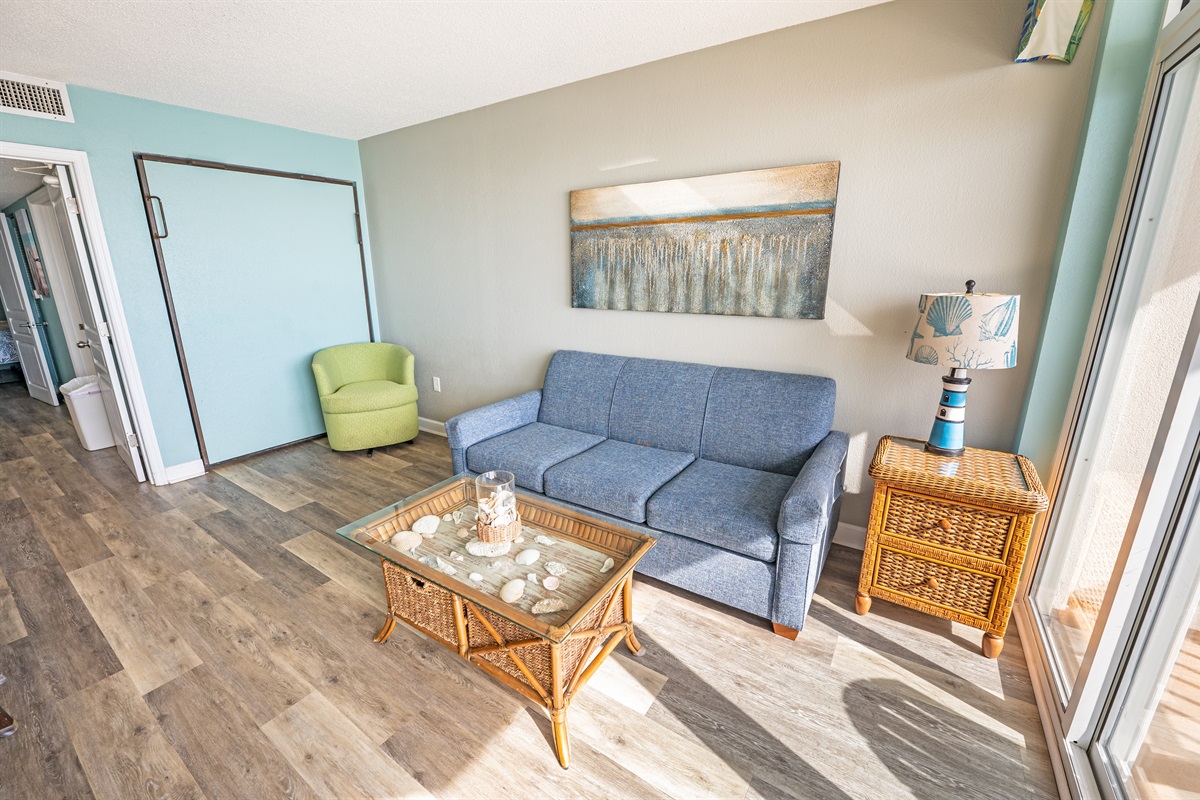 Living Room with Stunning Views🌊☀️