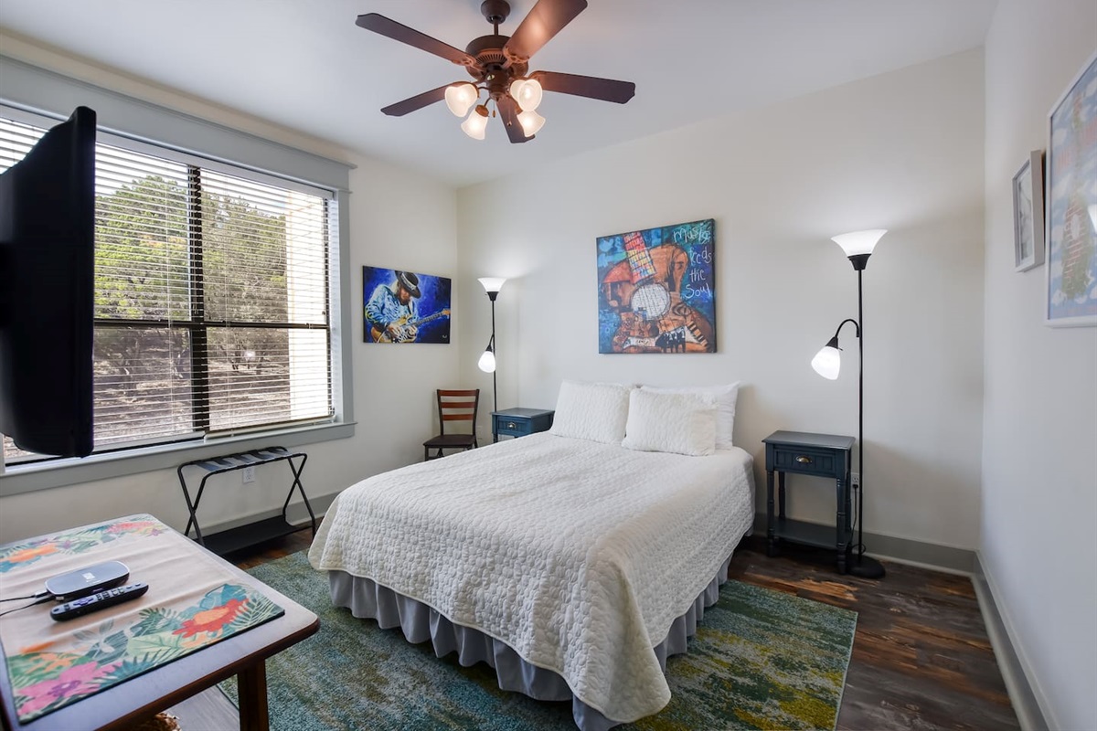 Queen Bed in Guest Room