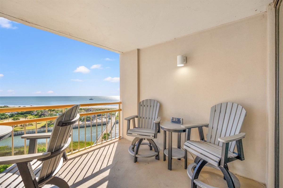 Main Balcony w. New Furniture