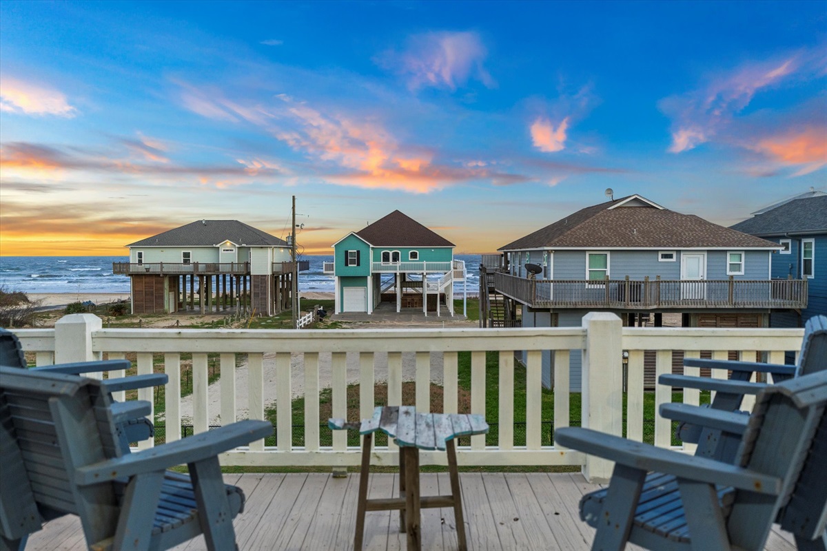 068eb56590d3457eb492f96d21e61286 Large | Beachhouse | Texas | TX | Vacation Homes | Galveston | Crystal Beach | Kokomo | Breezy Days | Beachfront Elegance | Sunrise Serenity | Southern Sands Property Management, LLC