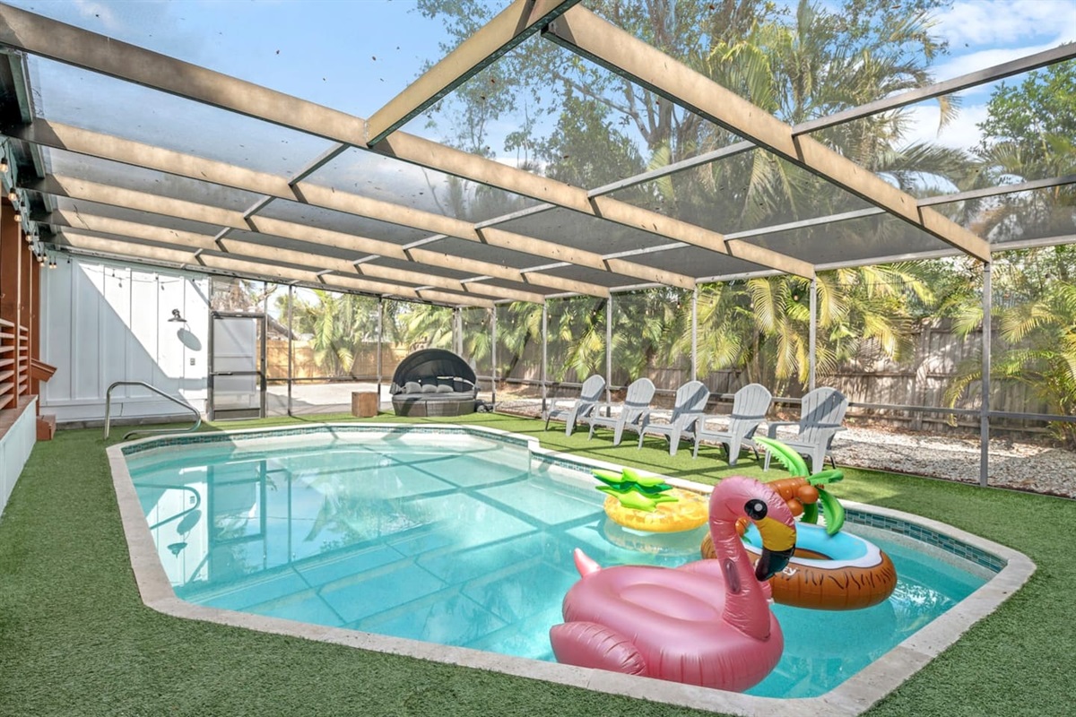Fully screened heated pool 