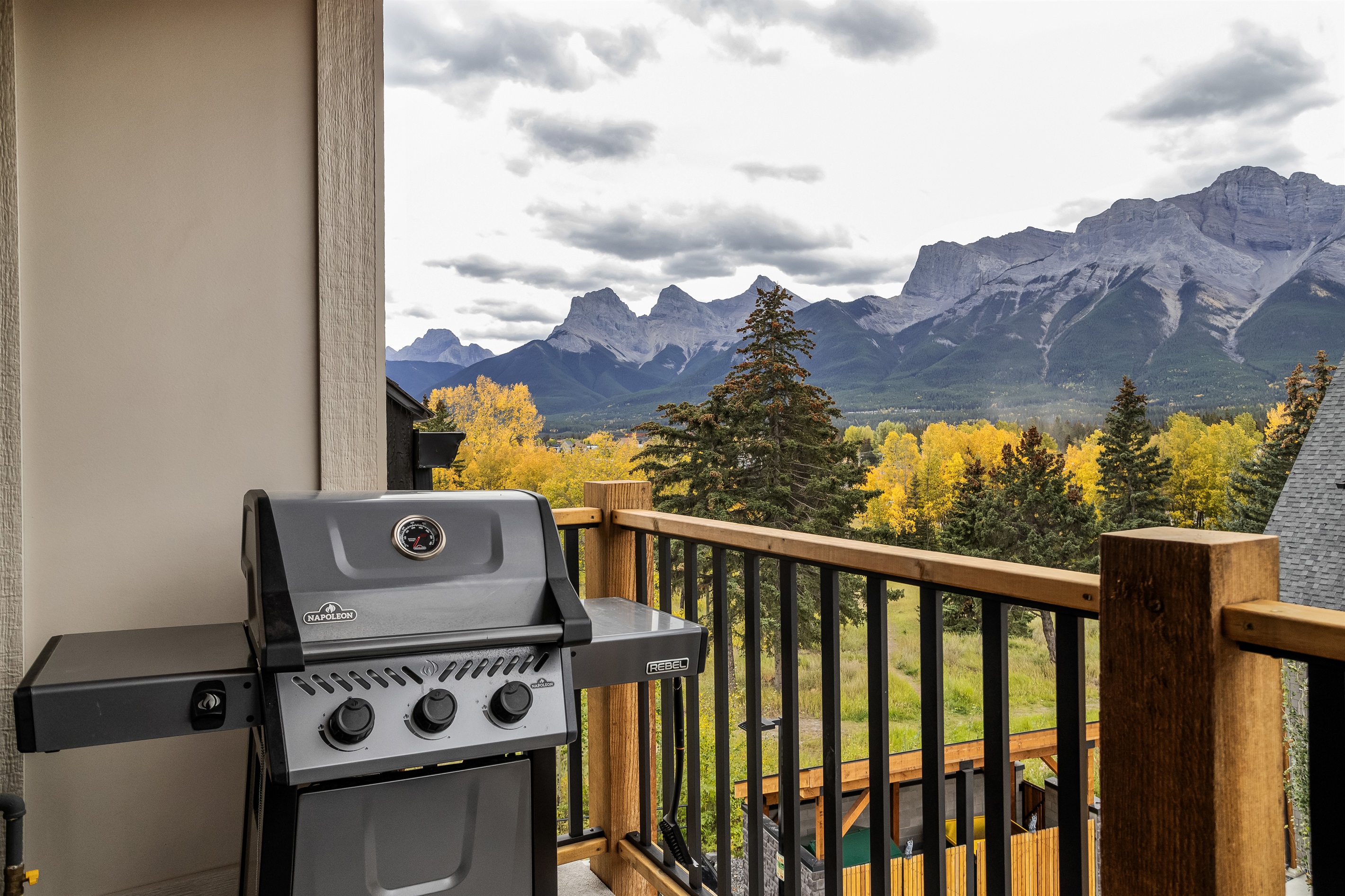 Mountain View Balcony - Fall