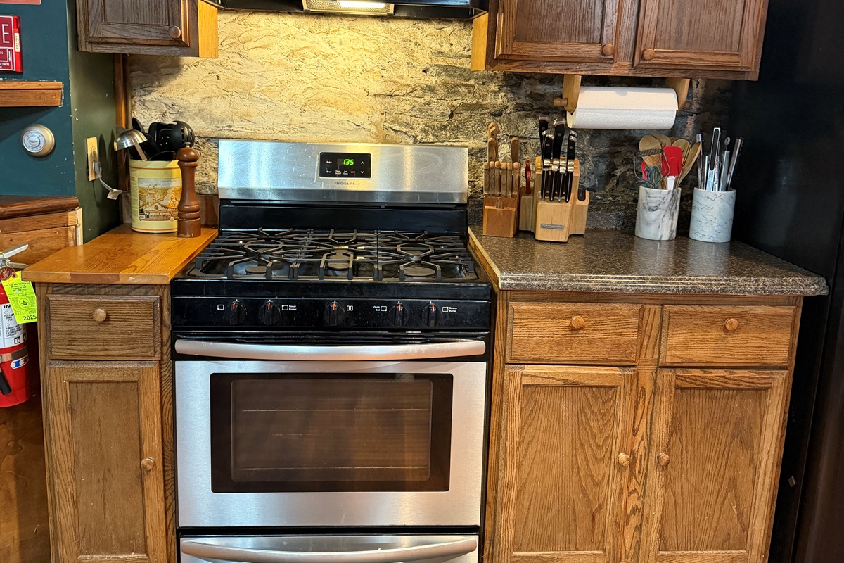 The kitchen is fully equipped to prepare a meal for your crew.