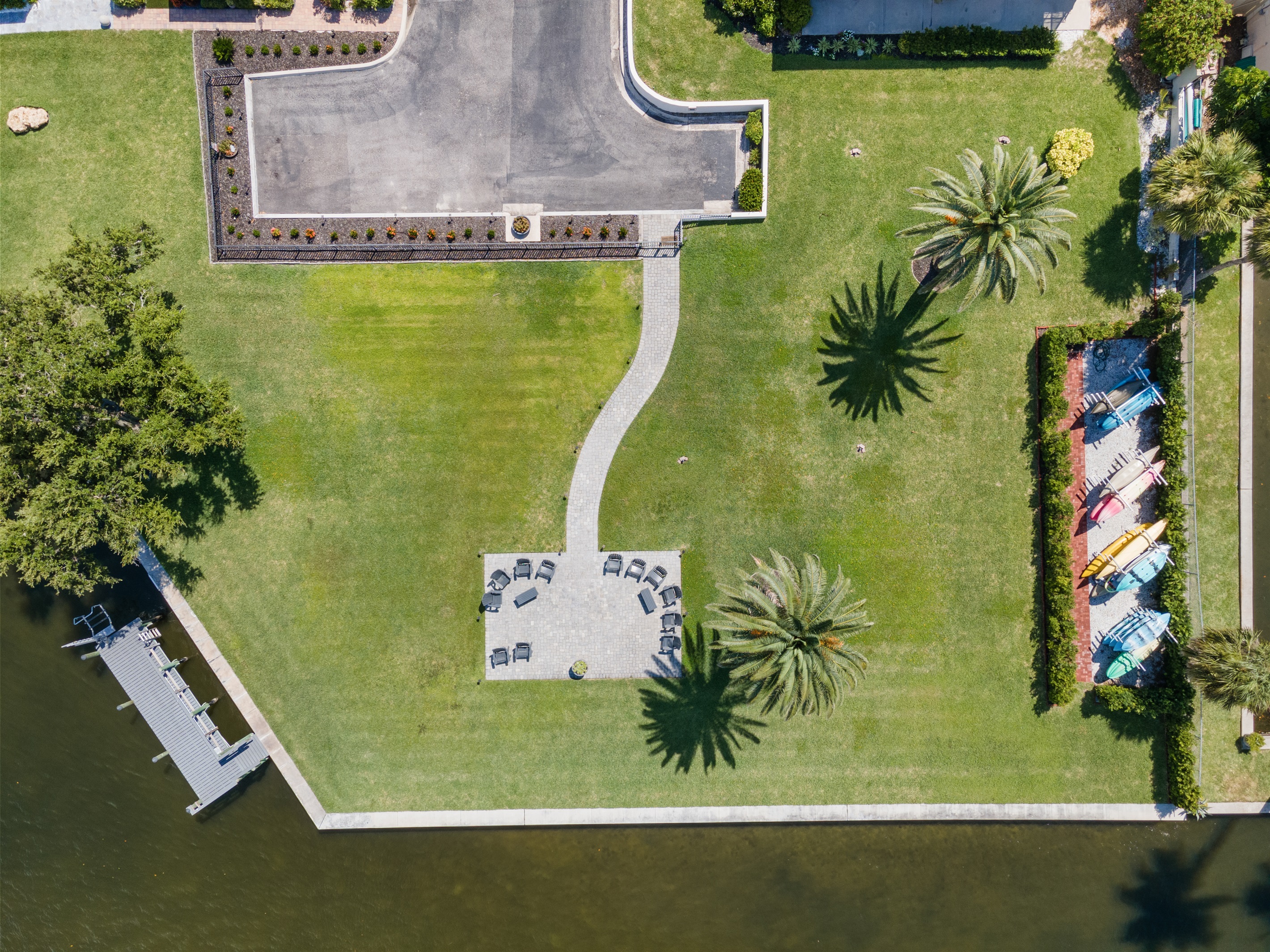 Provincial Garden Bay Seating