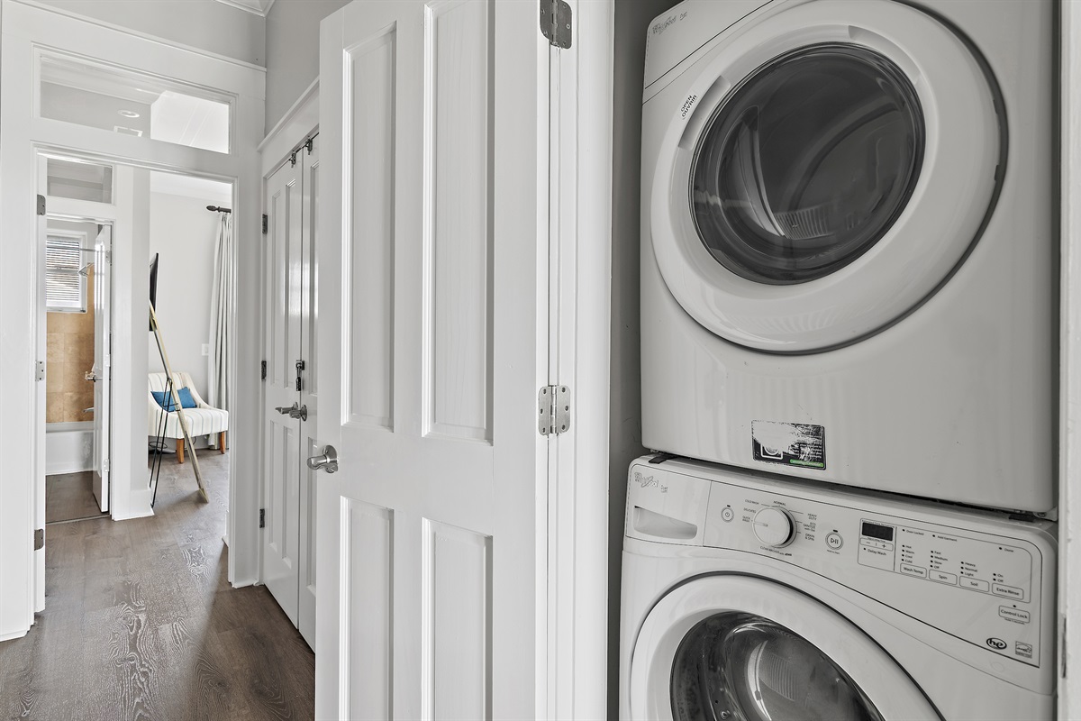 Washer/Dryer with plenty of laundry supplies