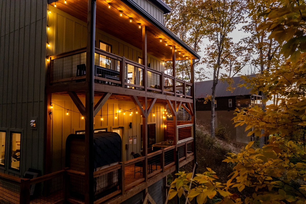 Evening glow at Evergreen Waters Lodge