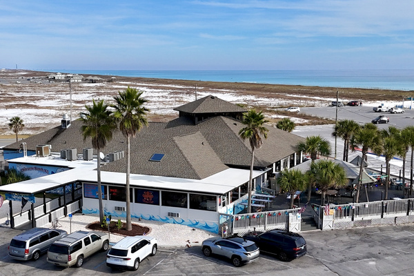 Andy D's is a great place to pick up a coffee in the morning or some great live music and sun-downers. 