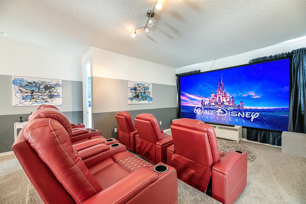 Big Top Villa: Home theater with seating for 6