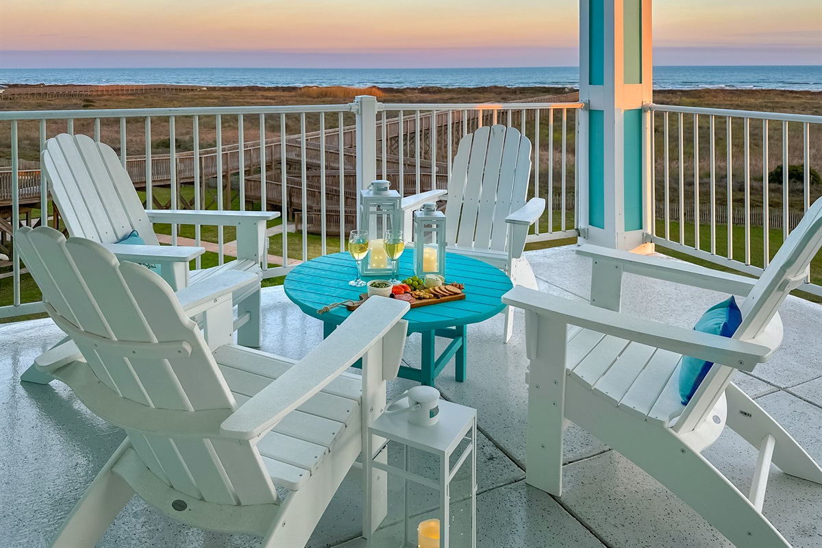 Welcome to Mi Vida - where ocean views meet poolside fun!