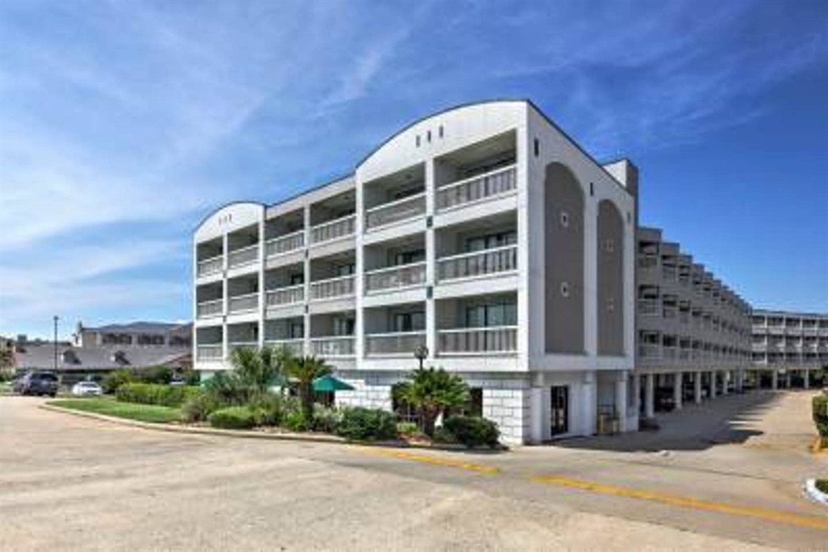 Galapagos GetAWay 162 Team Mamo Realty, Inc.