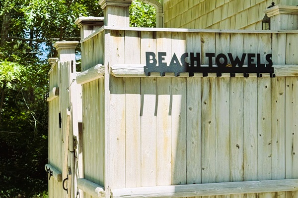 Hot/Cold Outdoor Shower w/ Rinse Sink