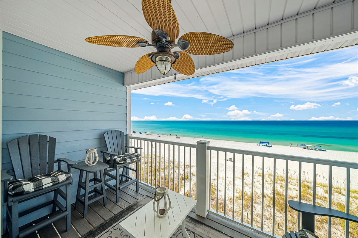Another beachfront master up top: king bed, private balcony & Jacuzzi tub with panoramic Gulf-views. Luxury at every turn