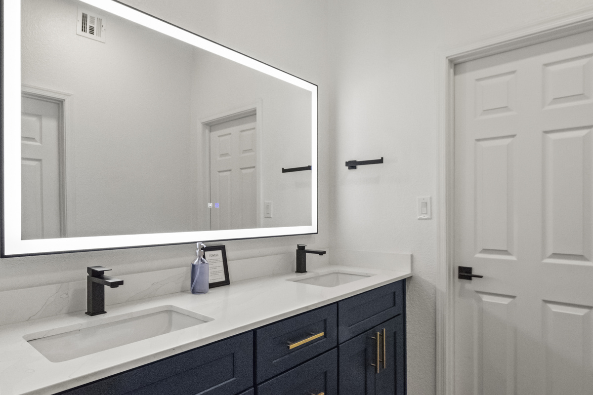 Double sink vanity. 