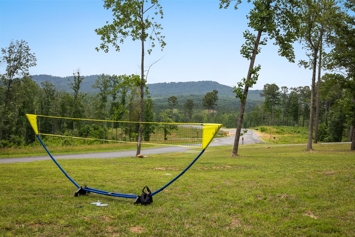 From volleyball rallies to badminton swings, this is outdoor fun the Twisted Oak way, easy, joyful, and surrounded by nature!
