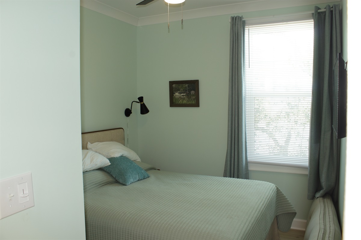 2nd bedroom (updated pic coming soon)