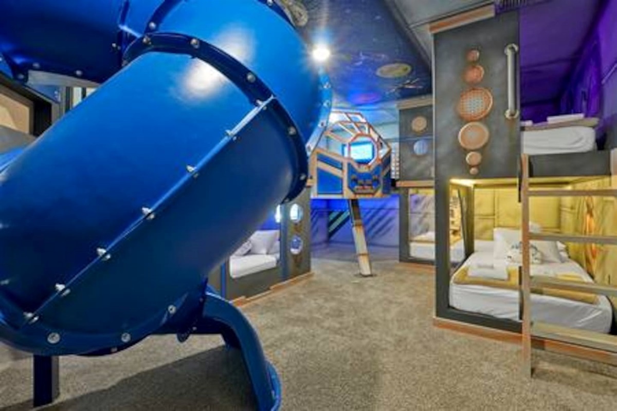 821b5e8b 9994 4d59 8aed 34fc4f4ad3b0