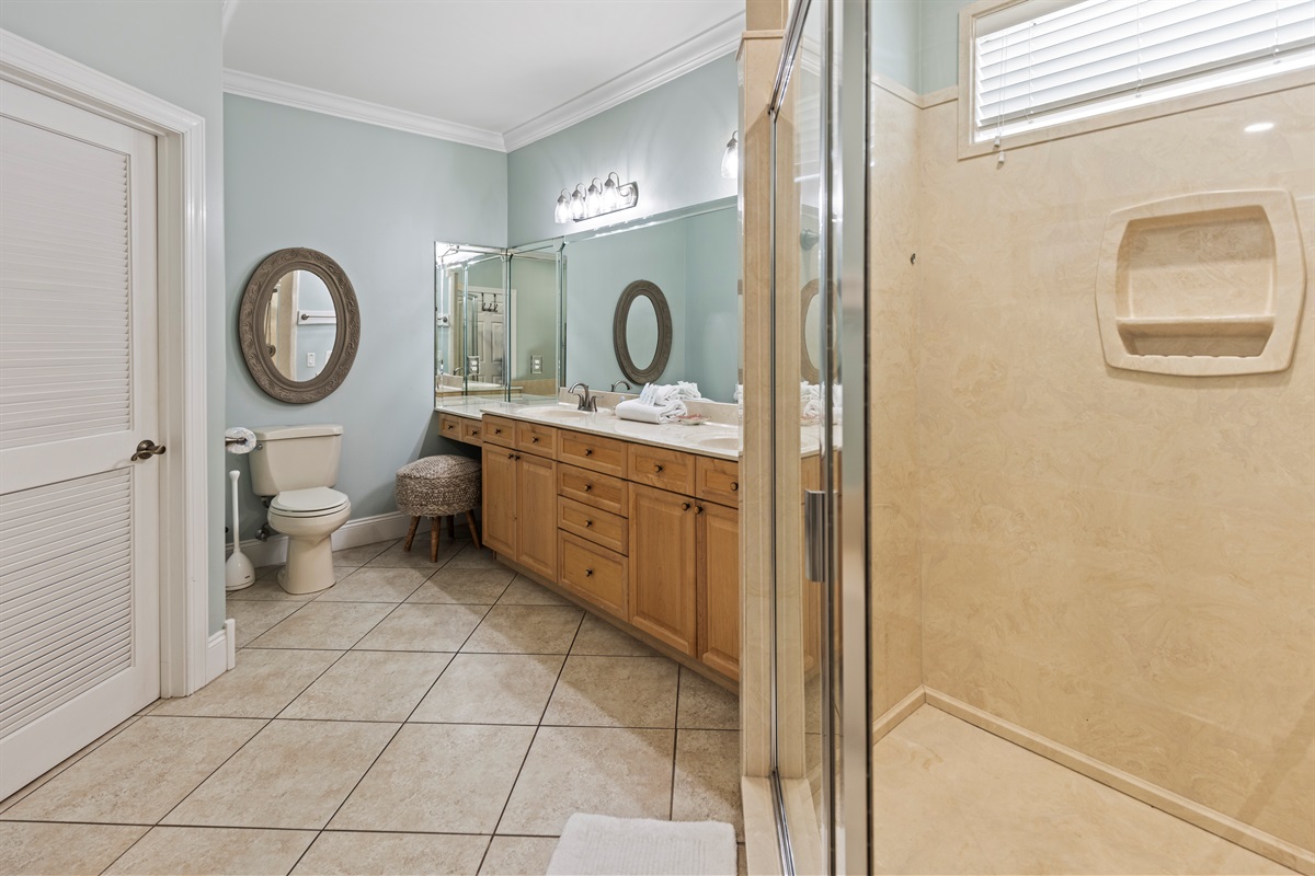 Master Bathroom (3rd Floor)