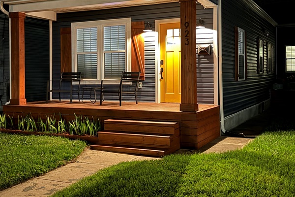 Exterior Front Porch 