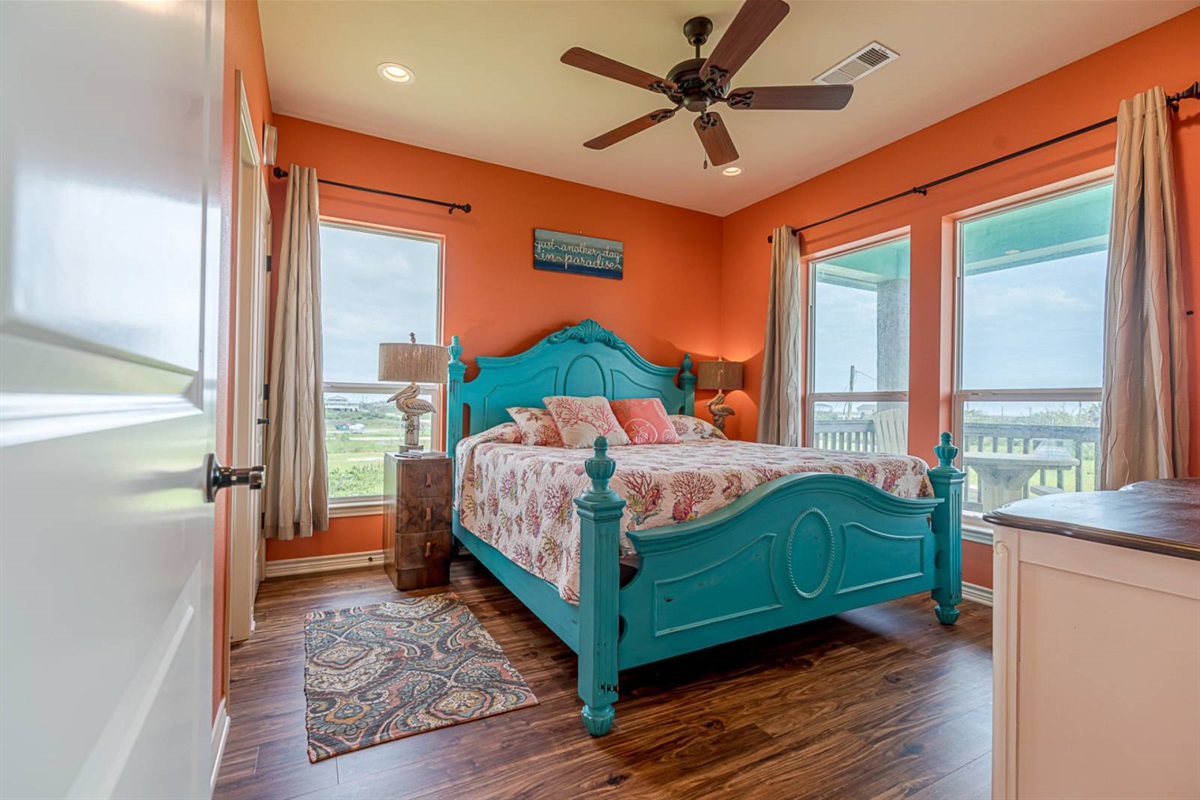 06ea1680439b4bbca1b614043442f5ef Large | Beachhouse | Texas | TX | Vacation Homes | Galveston | Crystal Beach | Kokomo | Breezy Days | Beachfront Elegance | Sunrise Serenity | Southern Sands Property Management, LLC