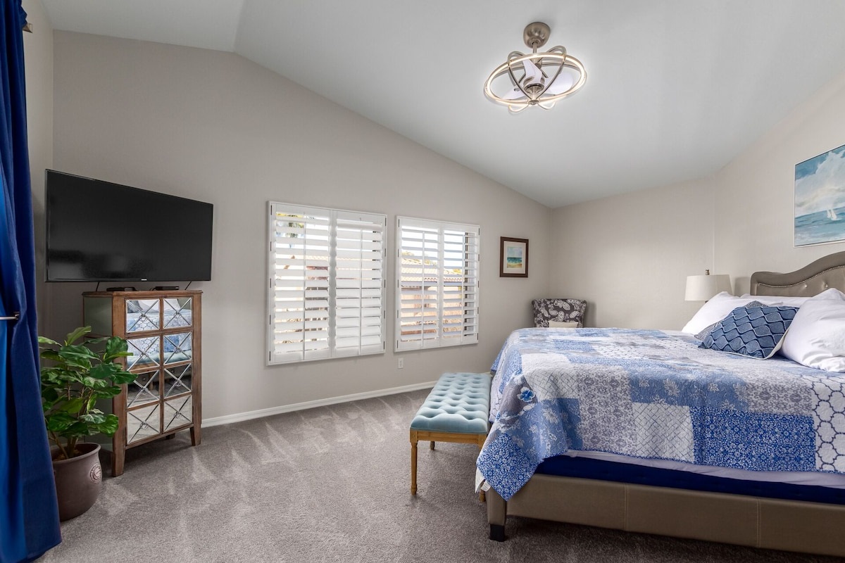 Master Bedroom with 55in TV