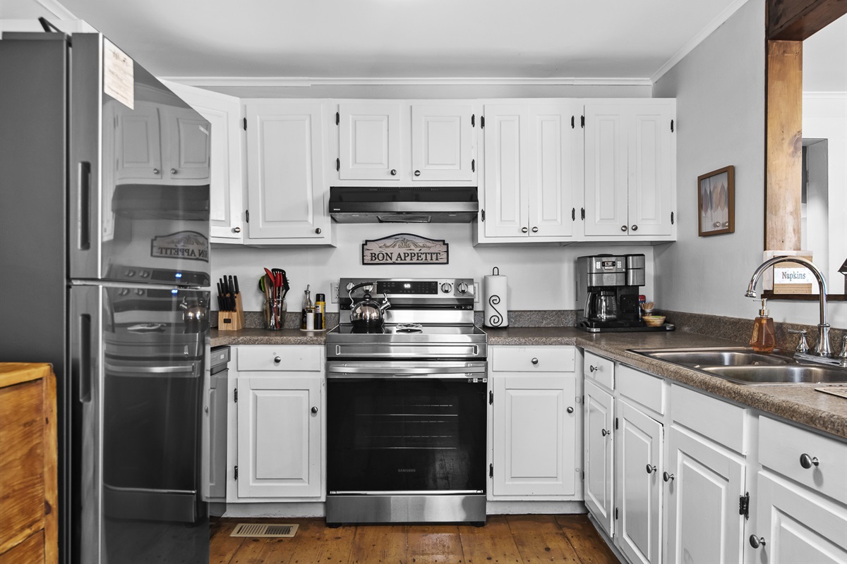 Full kitchen