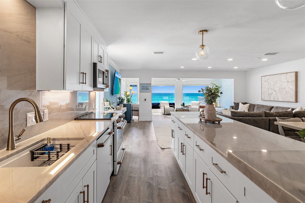 Fully-Stocked Kitchen with Luxury Appliances and Gulf Views at Green Reef 1