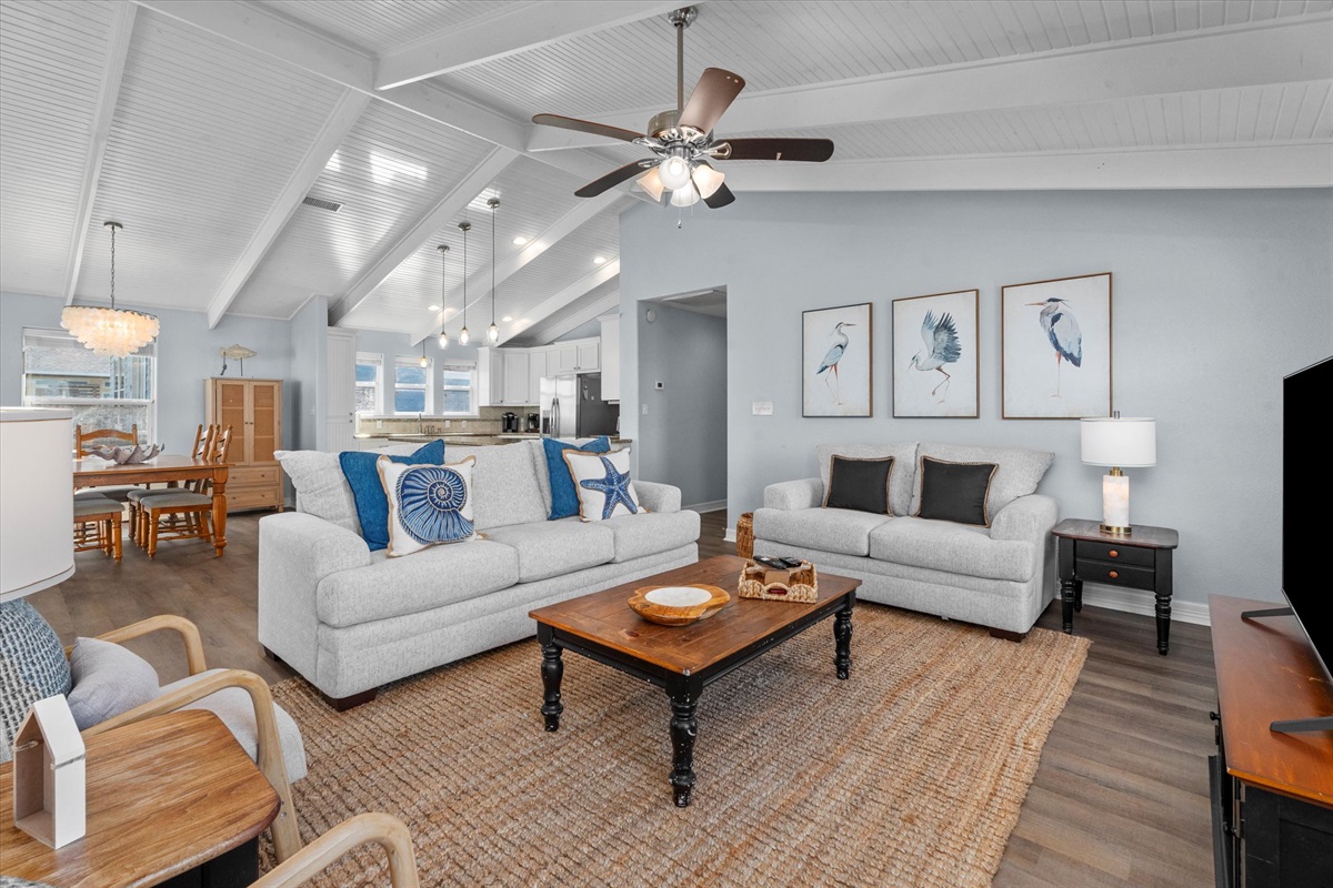 06f9f6d5301e4a7f876b031e0b1270c6 Large | Beachhouse | Texas | TX | Vacation Homes | Galveston | Crystal Beach | Kokomo | Breezy Days | Beachfront Elegance | Sunrise Serenity | Southern Sands Property Management, LLC