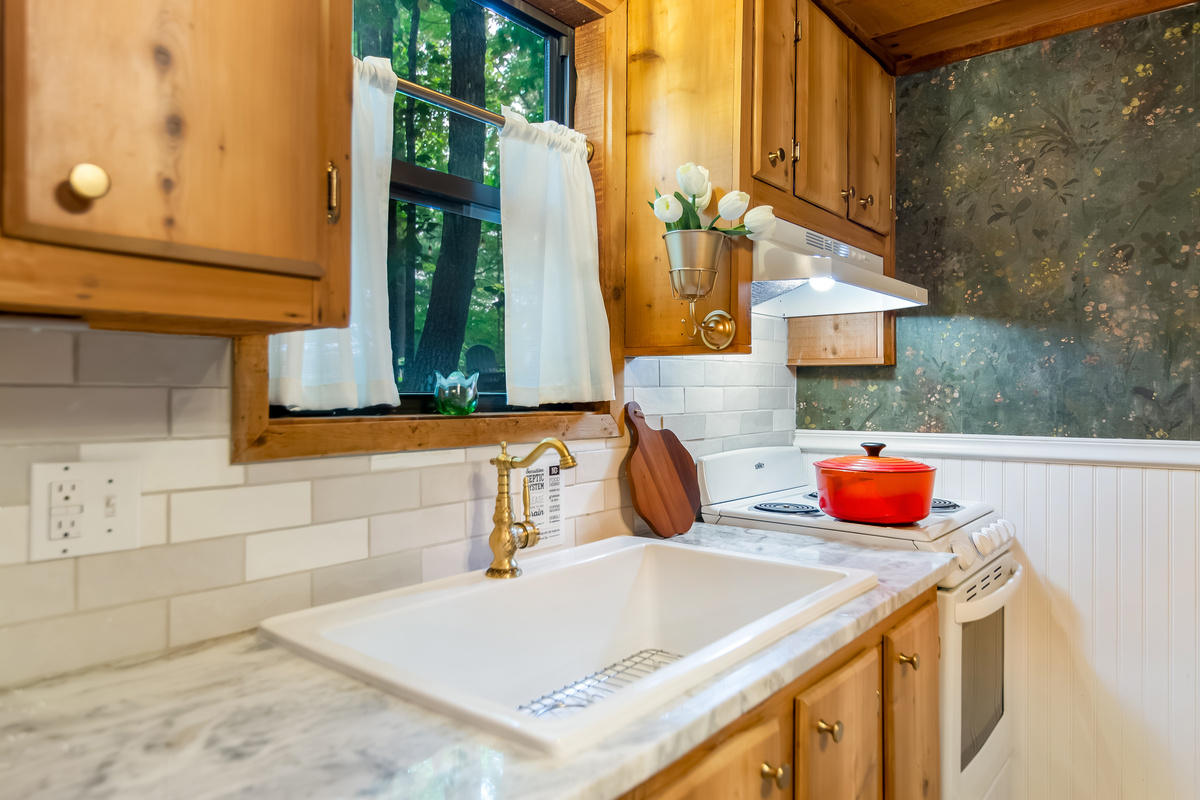 Fully-functional kitchen