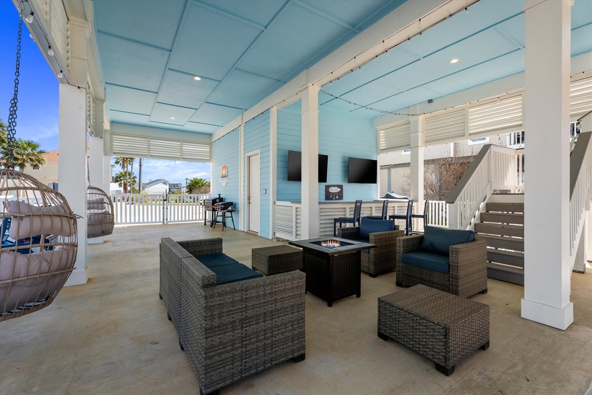 06fee29dfb5a431bbafbaa6bbbfa3c6b Large | Beachhouse | Texas | TX | Vacation Homes | Galveston | Crystal Beach | Kokomo | Breezy Days | Beachfront Elegance | Sunrise Serenity | Southern Sands Property Management, LLC