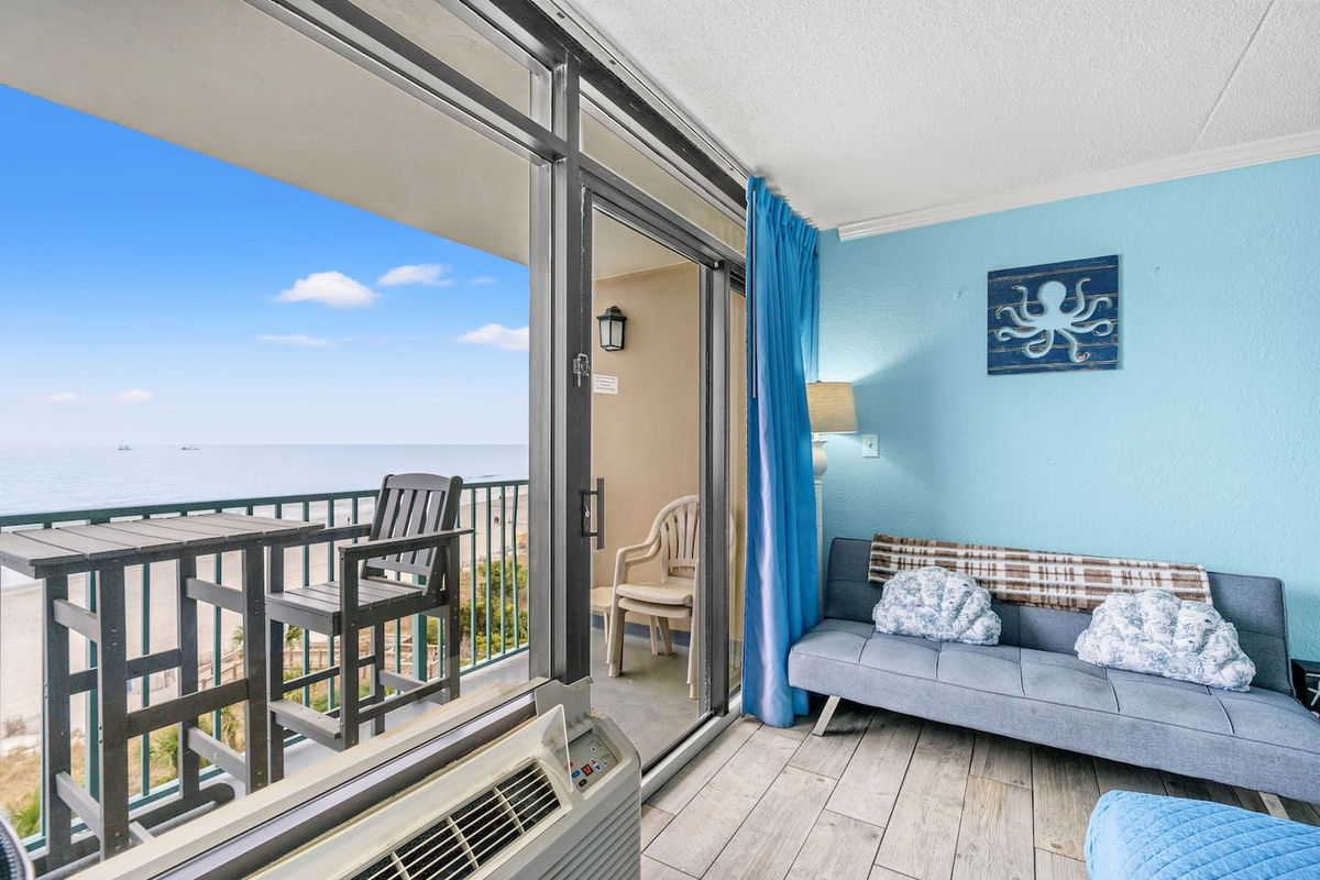 Gorgeous views morning or night as you face the ocean 