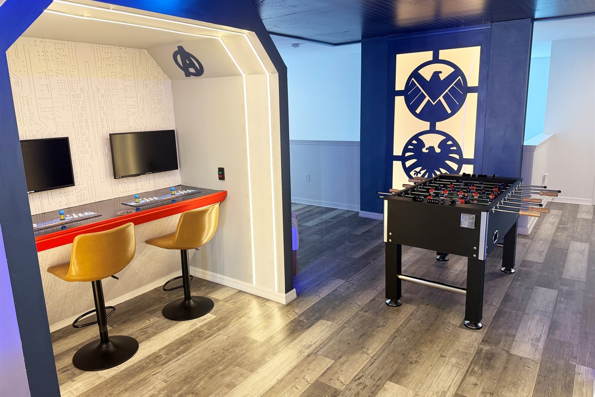 Avengers Theme Game Room - Play Video Arcade Games