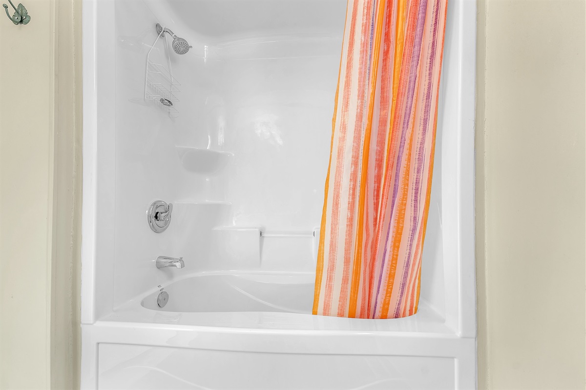 070a556133614ab1a2d3f0bf21be1c73 Large