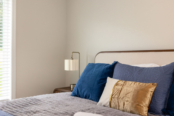 Stylish Notre Dame Haven | 2BR/2BA | Private Balcony + Parking, photo 9