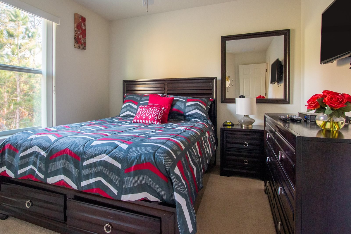 Full Bed, TV in every bedroom!
