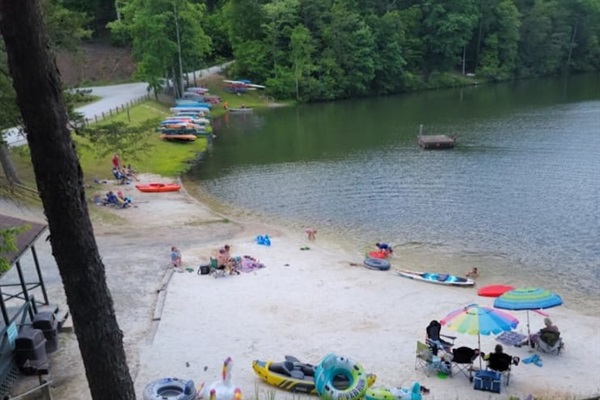 Private beach area in Riverbend with huge mountain views!