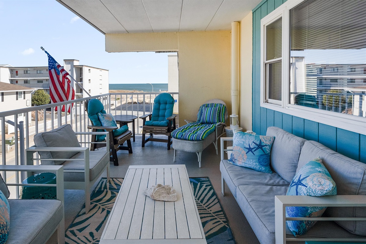 With enough seating for the entire crew, the balcony is a great place to gather or take a siesta.