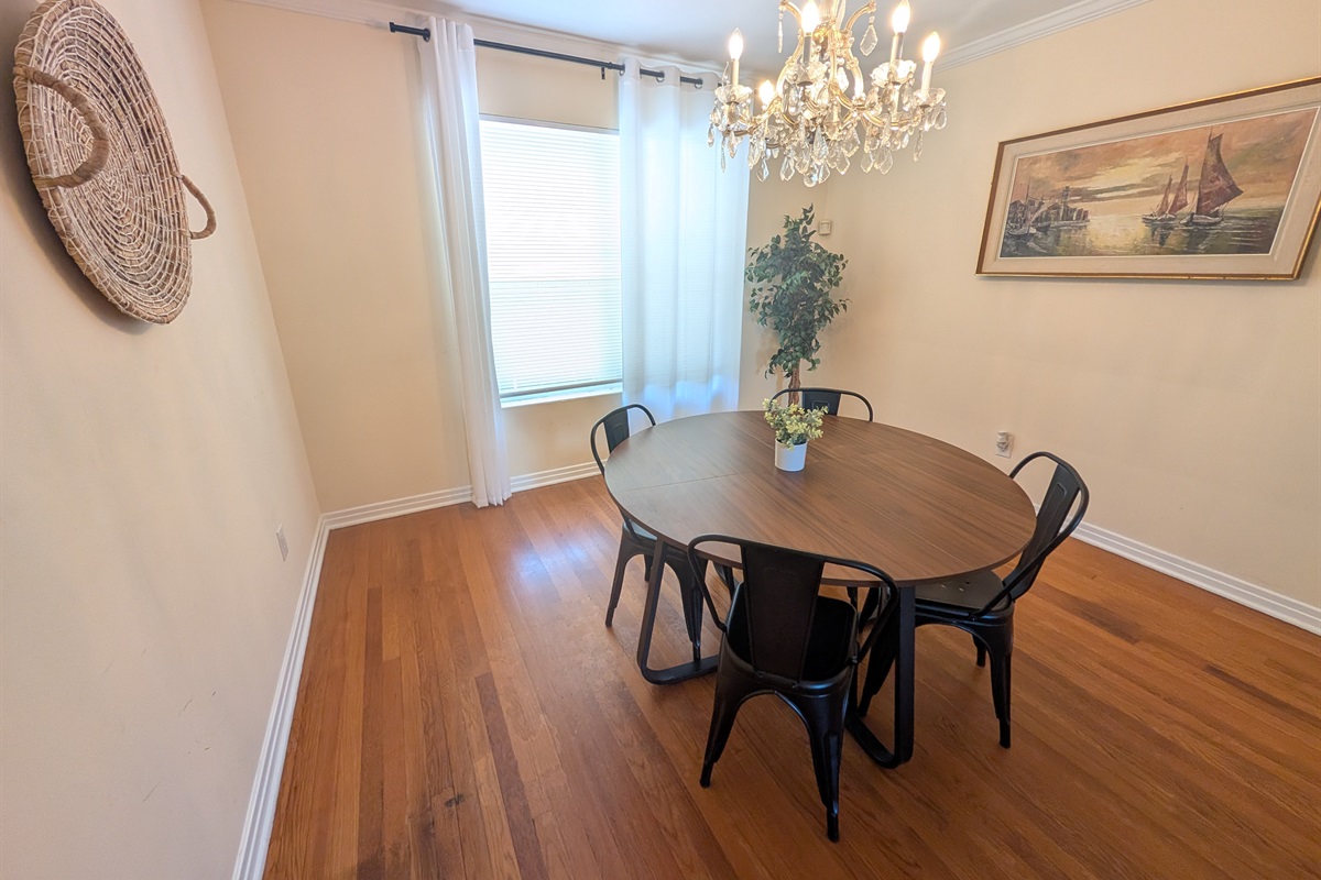 Dining area with seating for 4