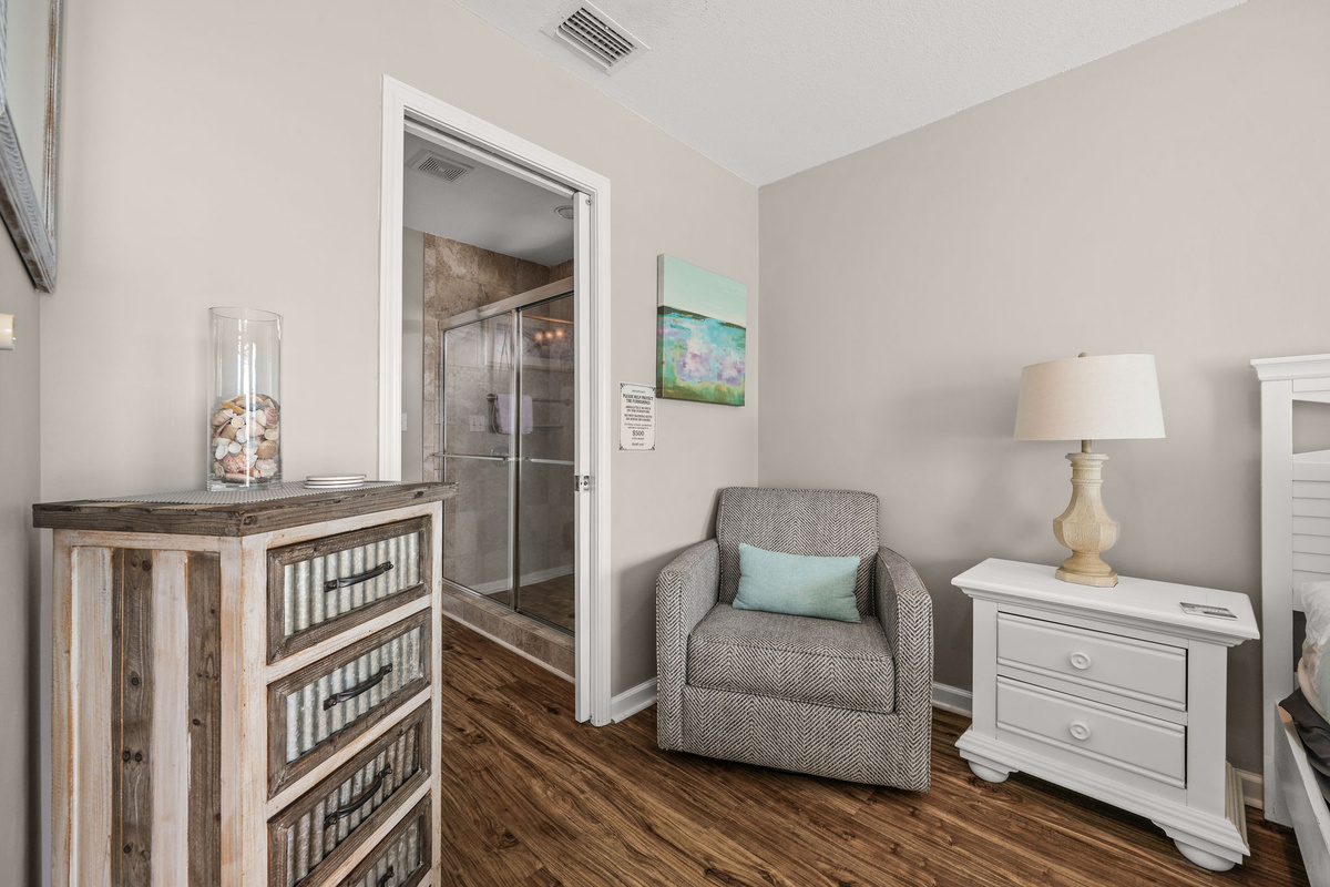 Primary Bedroom - King Bed