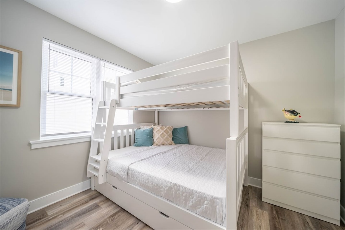 A fun and functional bunk bed arrangement