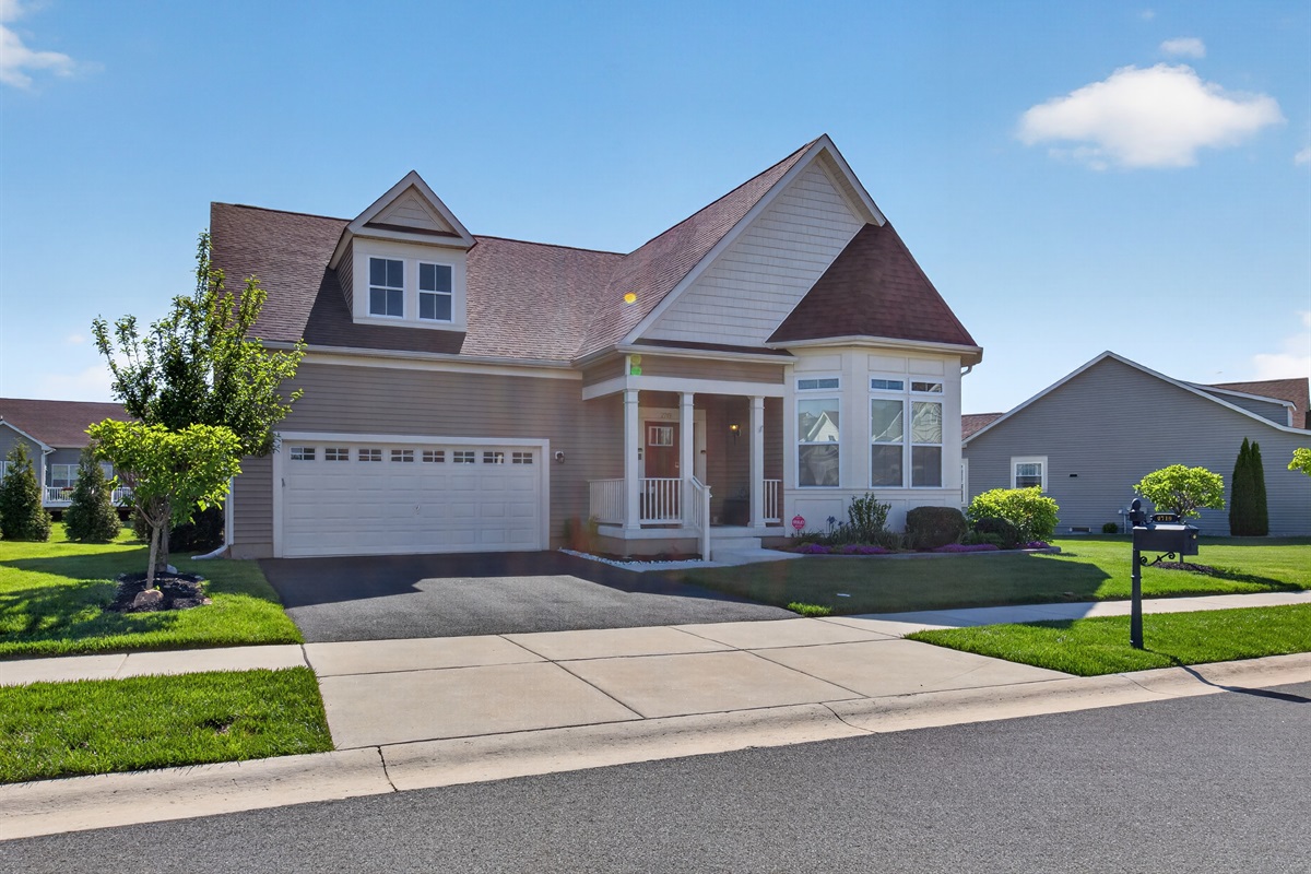 Parking for 6 vehicles - 2 garage, 2 driveway, 2 street