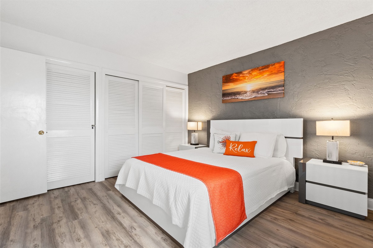 Bedroom 2 with Queen Bed