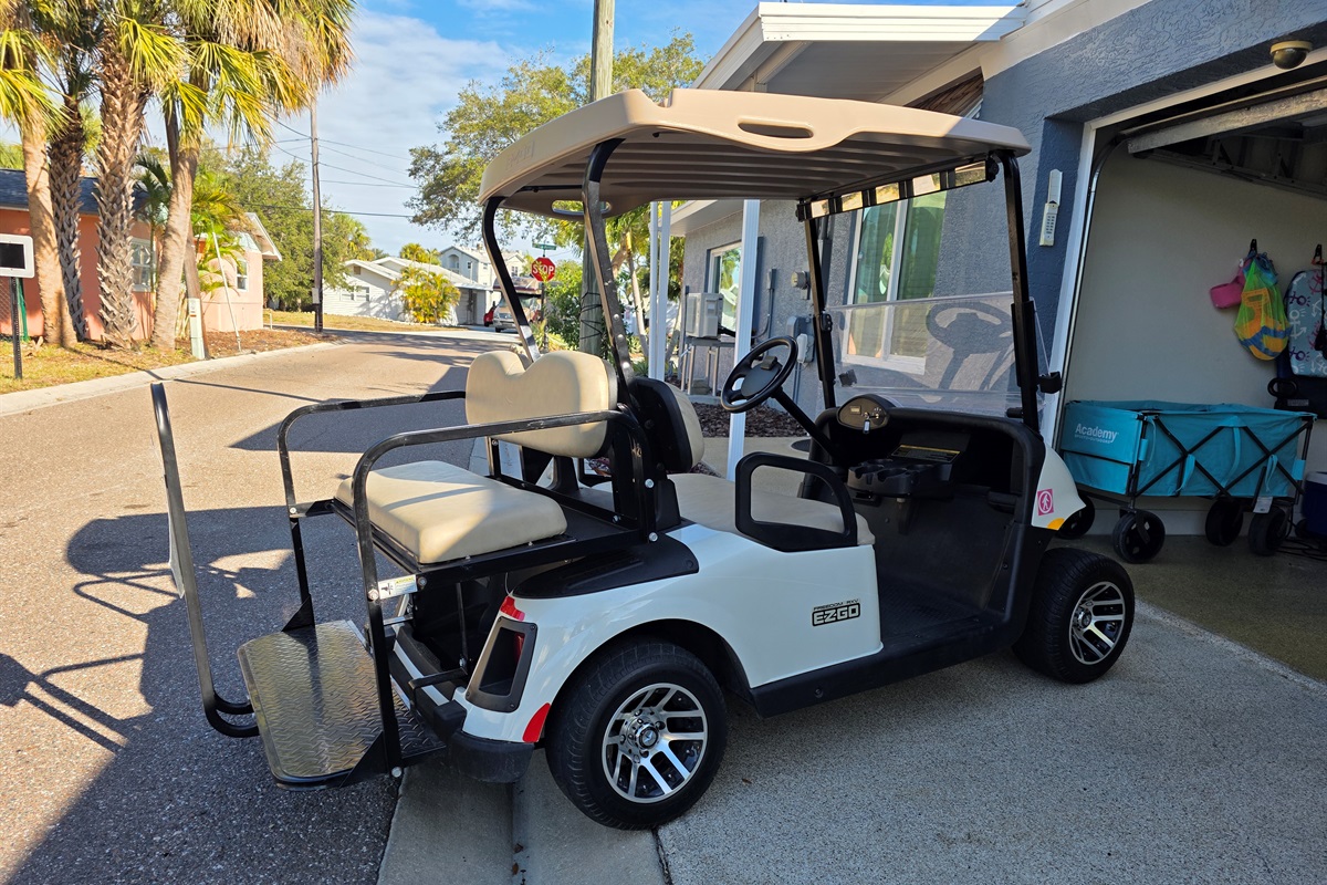 4 Seat Golf Cart Use for free!!