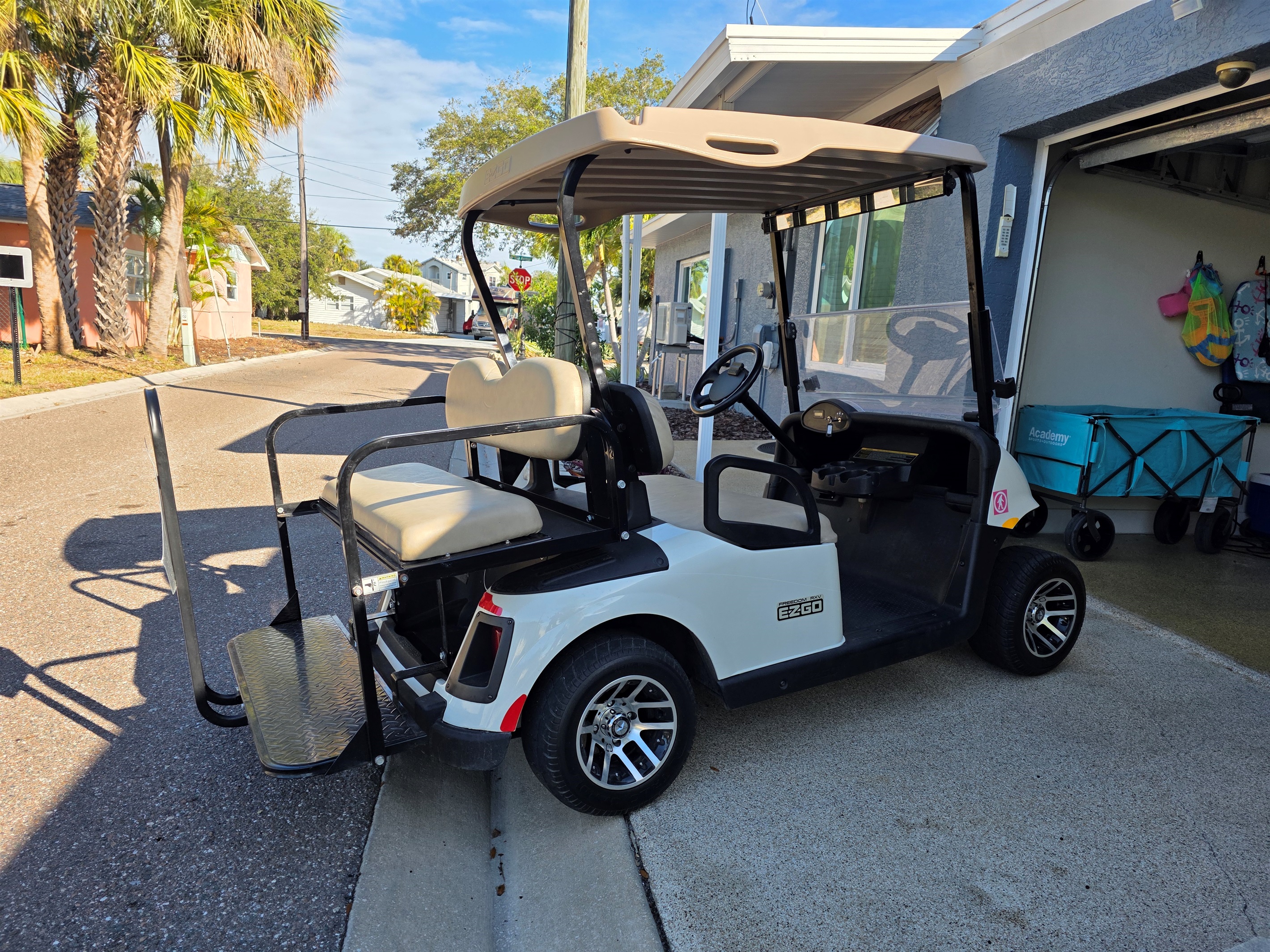 4 Seat Golf Cart Use for free!!