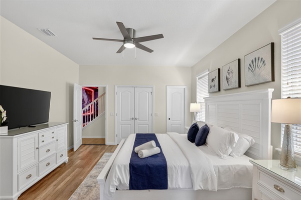 Bedroom 1 - King Bed