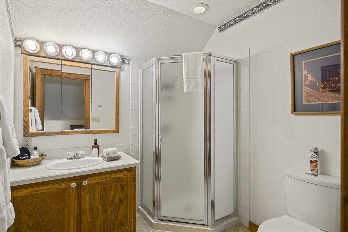 4th Floor Master Bath