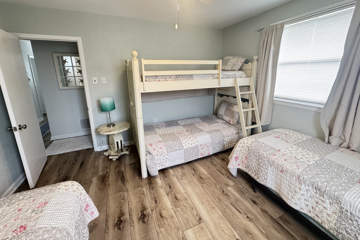 Bunk_Room_Twin_Beds_Overview