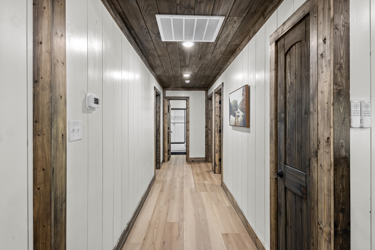 Hall to bedrooms